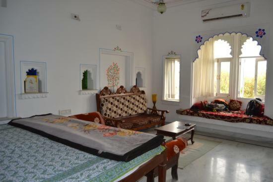 Hotel Aravali View Palace Udaipur Ngoại thất bức ảnh